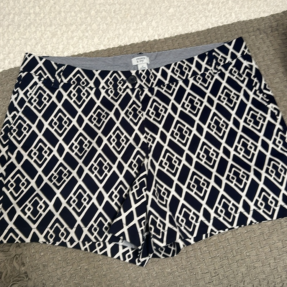 Crown & Ivy NWOT Caroline shorts Sz 16